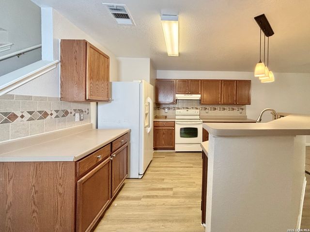 4946 Bending Elms, San Antonio, TX 78247