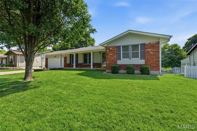 414 Marie Lane, Manchester, MO 63011