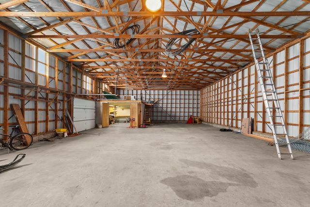 19825 N Hwy 395, Colbert, WA 99005
