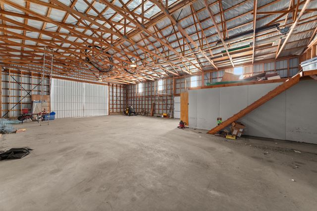 19825 N Hwy 395, Colbert, WA 99005