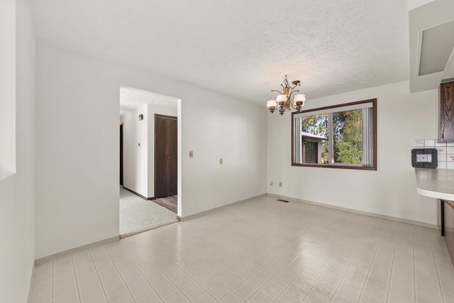 19825 N Hwy 395, Colbert, WA 99005