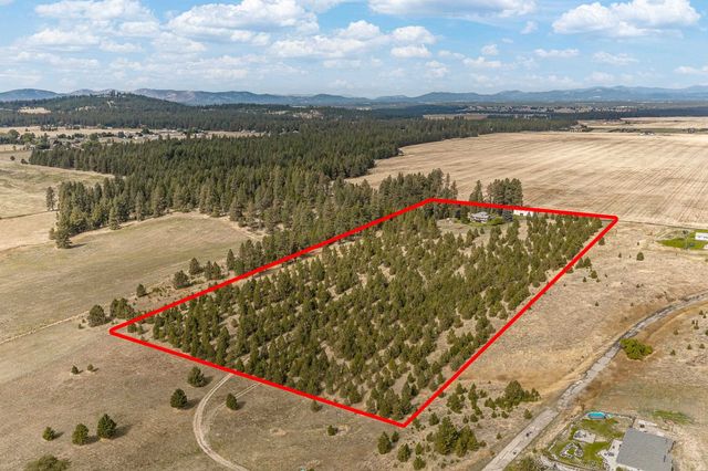 19825 N Hwy 395, Colbert, WA 99005