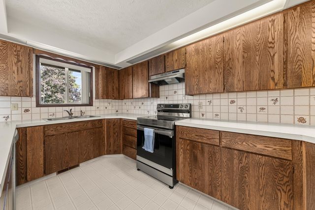 19825 N Hwy 395, Colbert, WA 99005