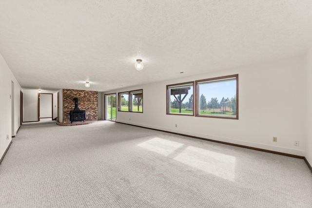 19825 N Hwy 395, Colbert, WA 99005