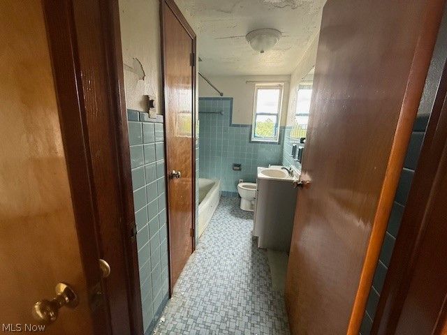 129 Reichart Avenue, Wintersville, OH 43953