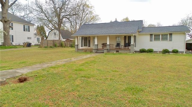 186 Railroad Avenue, Lula, GA 30554