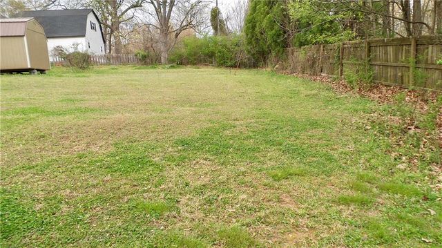 186 Railroad Avenue, Lula, GA 30554