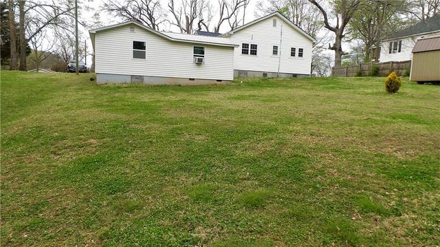 186 Railroad Avenue, Lula, GA 30554