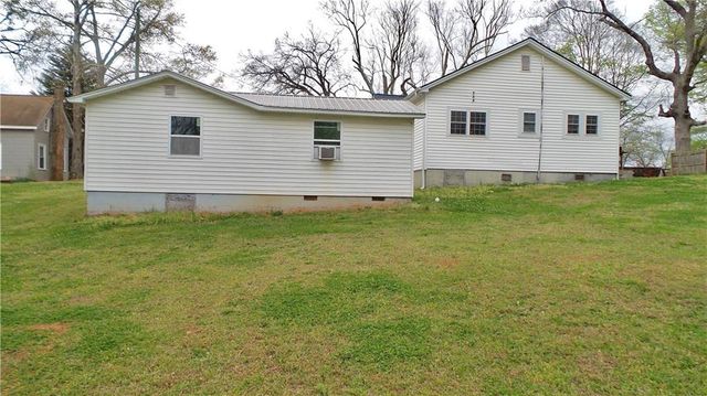 186 Railroad Avenue, Lula, GA 30554