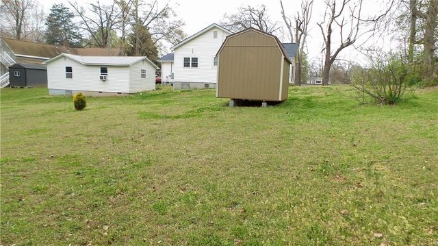 186 Railroad Avenue, Lula, GA 30554