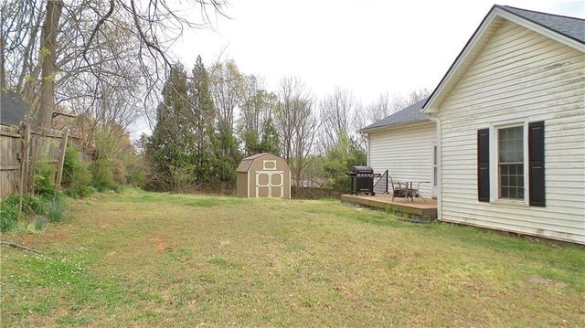 186 Railroad Avenue, Lula, GA 30554