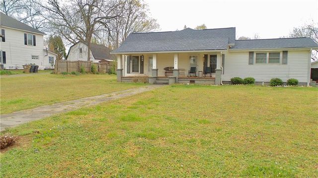 186 Railroad Avenue, Lula, GA 30554