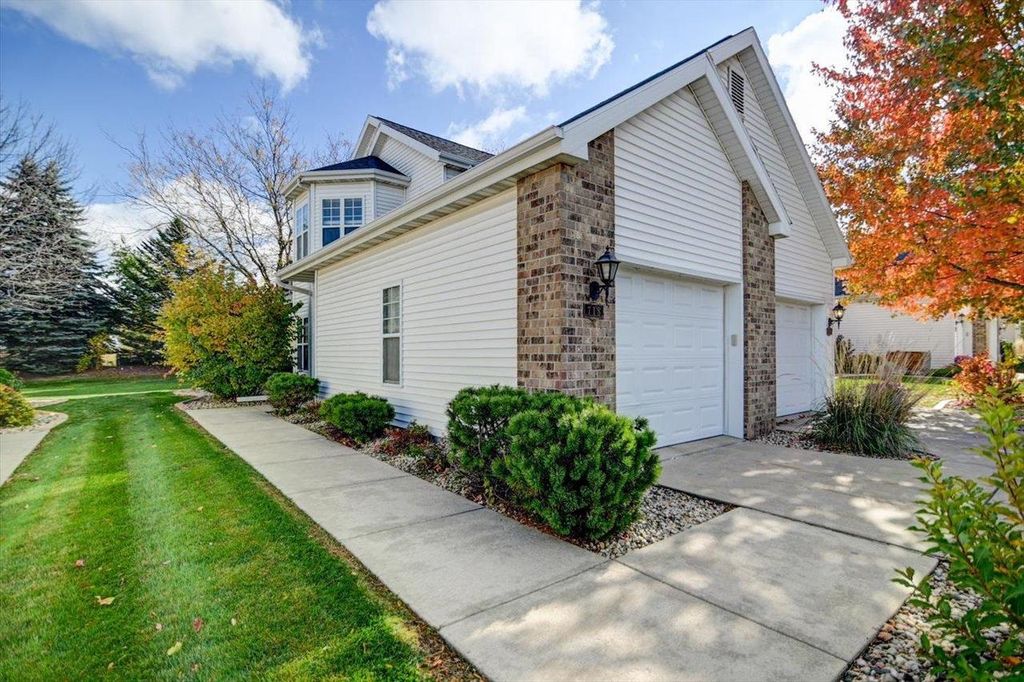 718 Dunn Avenue, Oregon, WI 53575