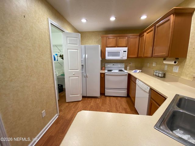 13715 RICHMOND PARK Drive 708, Jacksonville, FL 32224