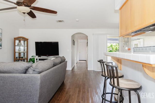 10008 Atakapa Avenue, Bakersfield, CA 93312