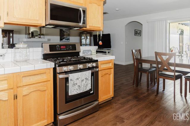 10008 Atakapa Avenue, Bakersfield, CA 93312