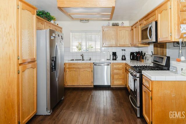 10008 Atakapa Avenue, Bakersfield, CA 93312