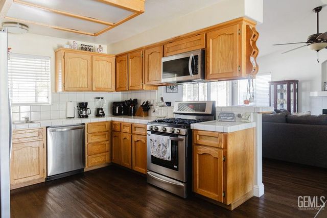 10008 Atakapa Avenue, Bakersfield, CA 93312