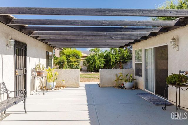 10008 Atakapa Avenue, Bakersfield, CA 93312