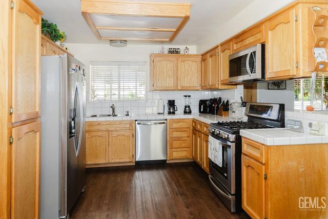 10008 Atakapa Avenue, Bakersfield, CA 93312