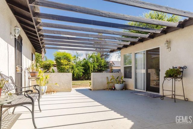10008 Atakapa Avenue, Bakersfield, CA 93312