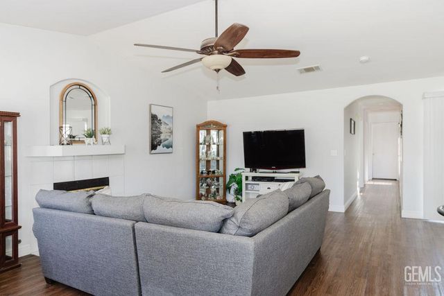 10008 Atakapa Avenue, Bakersfield, CA 93312