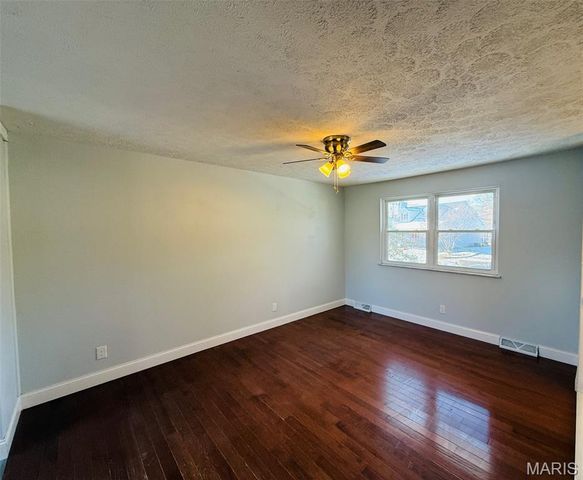 23 Islander Drive, Brighton, IL 62012