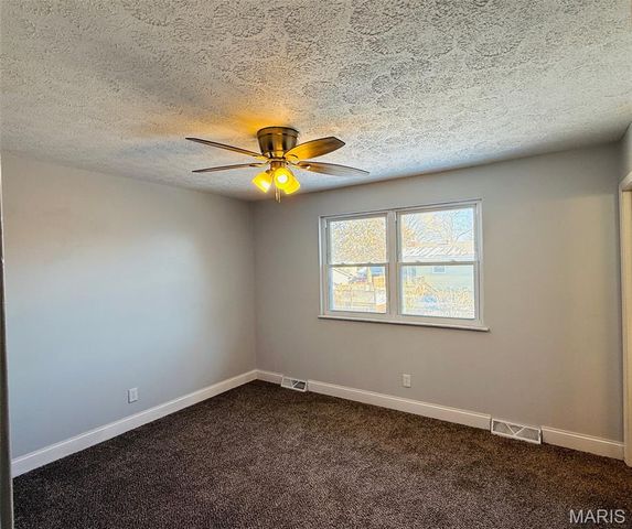 23 Islander Drive, Brighton, IL 62012