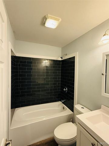 23 Islander Drive, Brighton, IL 62012