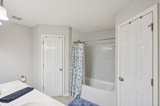 1815 Thompson Rd, Murfreesboro, TN 37128