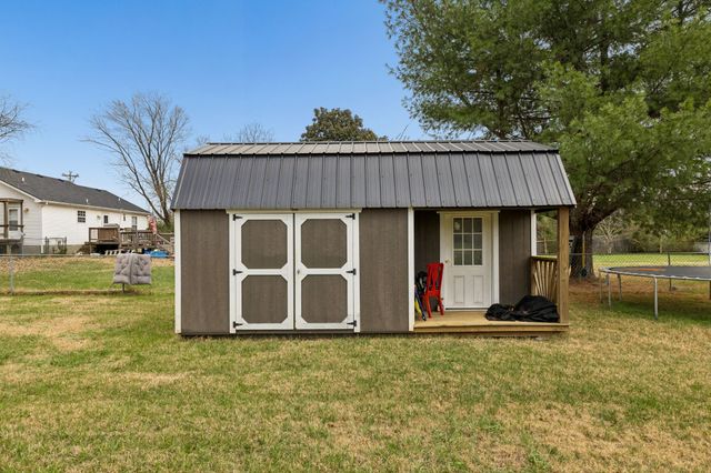 1815 Thompson Rd, Murfreesboro, TN 37128