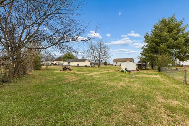 1815 Thompson Rd, Murfreesboro, TN 37128