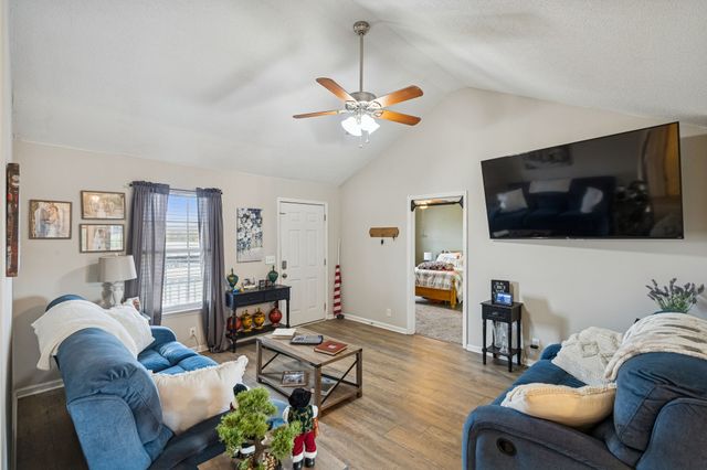 1815 Thompson Rd, Murfreesboro, TN 37128