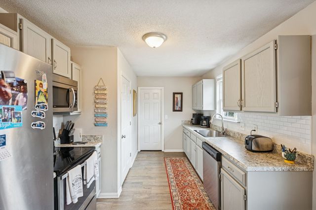 1815 Thompson Rd, Murfreesboro, TN 37128