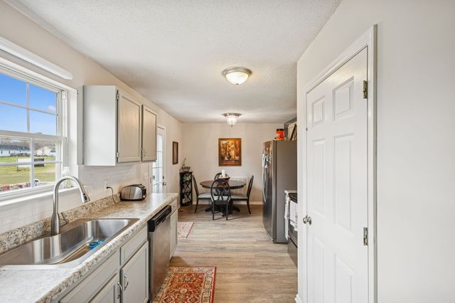 1815 Thompson Rd, Murfreesboro, TN 37128