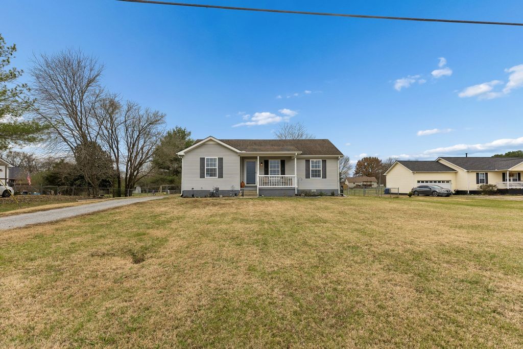 1815 Thompson Rd, Murfreesboro, TN 37128