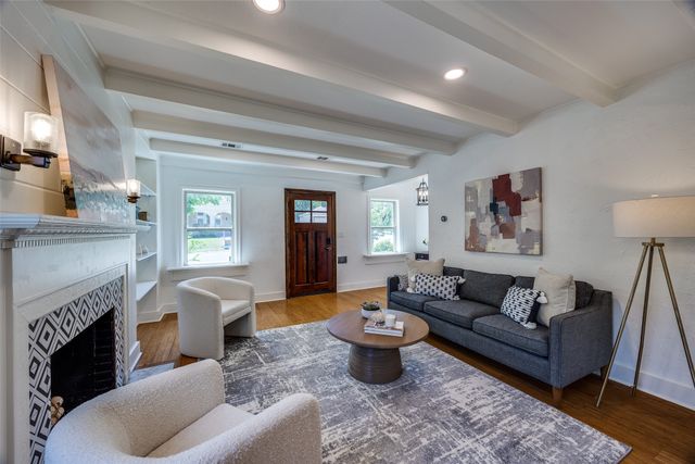 6819 Santa Fe Avenue, Dallas, TX 75223