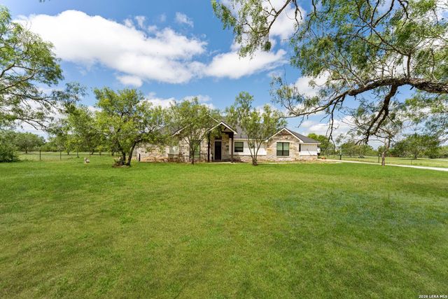 209 Gentle Breeze, Floresville, TX 78114