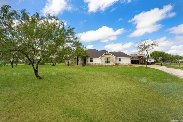 209 Gentle Breeze, Floresville, TX 78114