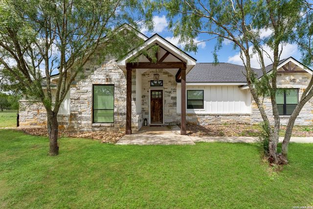 209 Gentle Breeze, Floresville, TX 78114