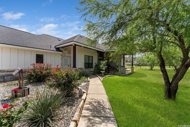 209 Gentle Breeze, Floresville, TX 78114