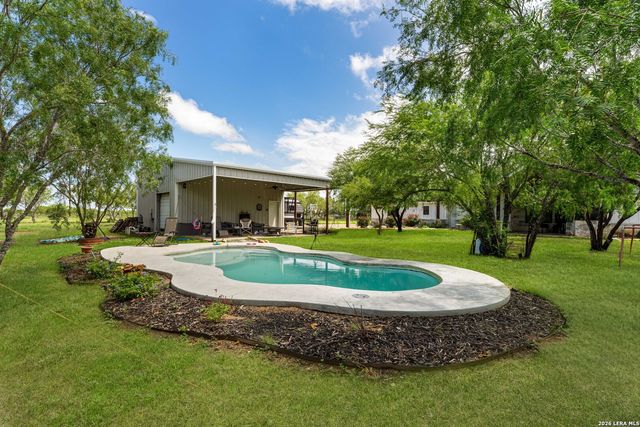 209 Gentle Breeze, Floresville, TX 78114