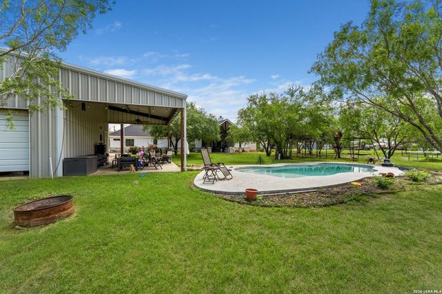 209 Gentle Breeze, Floresville, TX 78114