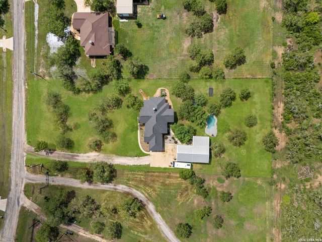 209 Gentle Breeze, Floresville, TX 78114