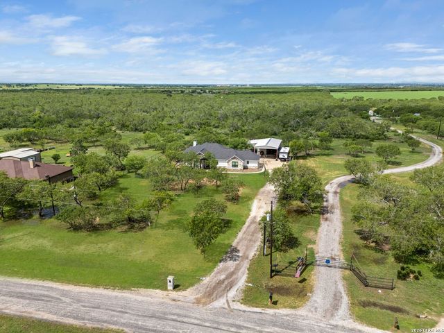 209 Gentle Breeze, Floresville, TX 78114