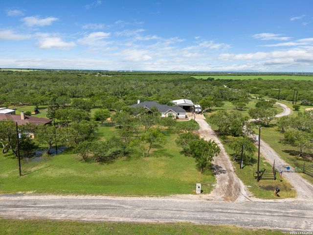 209 Gentle Breeze, Floresville, TX 78114