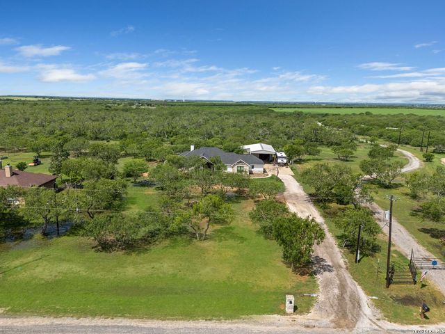209 Gentle Breeze, Floresville, TX 78114