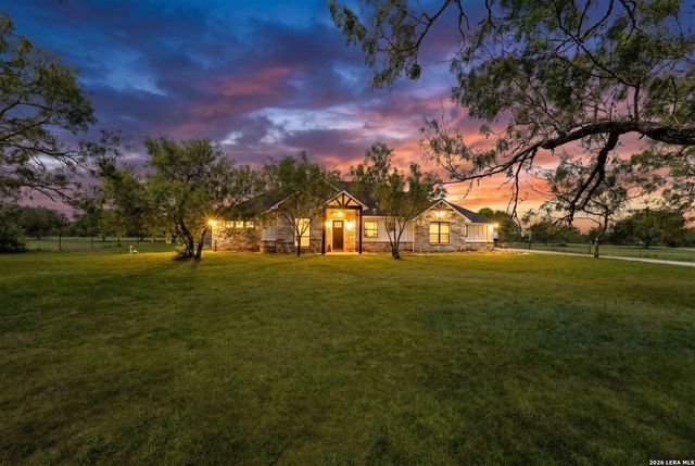209 Gentle Breeze, Floresville, TX 78114