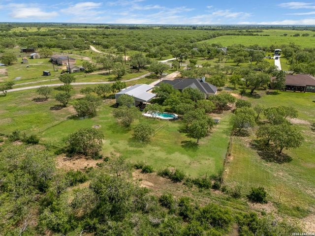 209 Gentle Breeze, Floresville, TX 78114