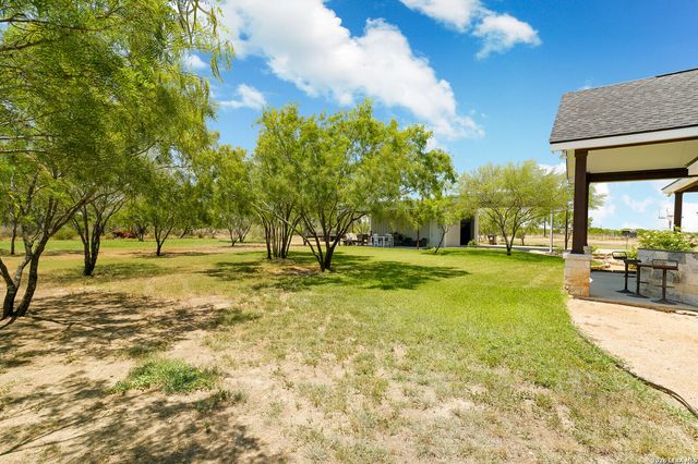 209 Gentle Breeze, Floresville, TX 78114